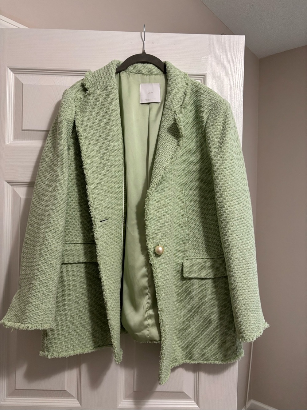 Chic Frayed-Edge Bouclé Women’s Blazer Jacket in Light Green